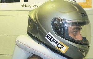[Imagem: capacete-airbag.jpg]